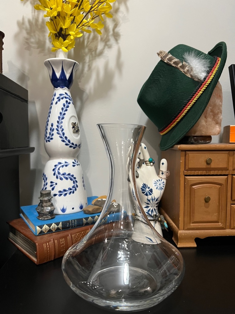 Libbey Clear Glass Decanter with Wide Base and Narrow Neck
